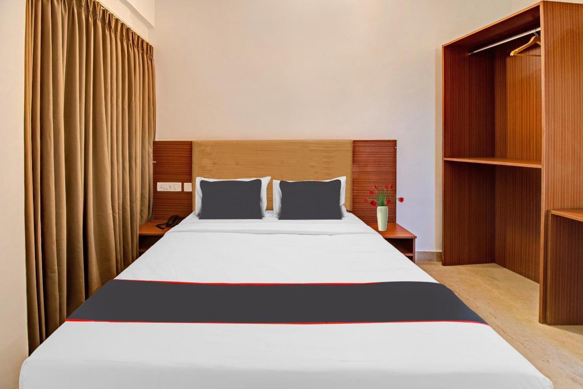 Super Collection O Petals Otium Business Hotel 班加罗尔 外观 照片