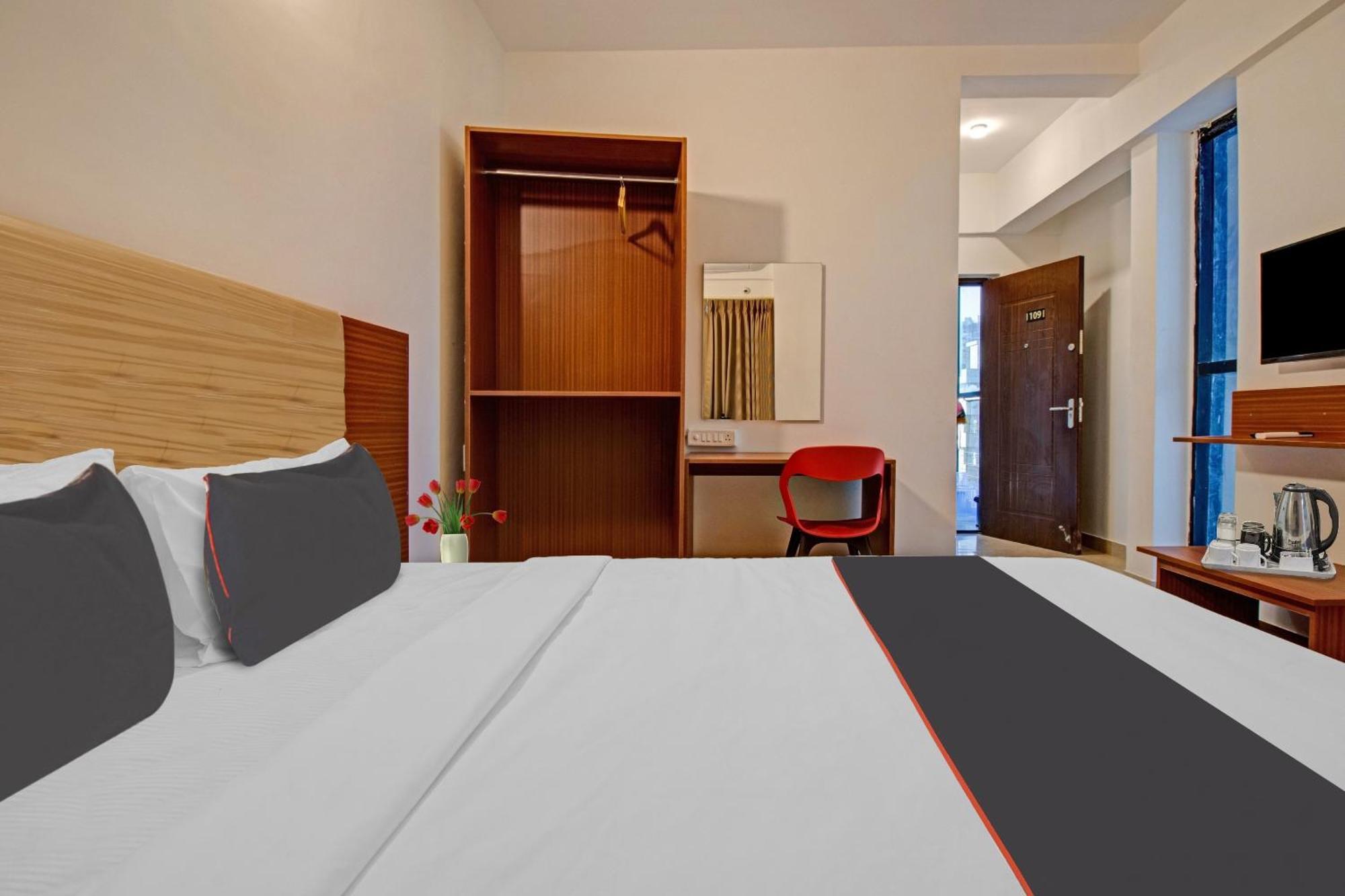 Super Collection O Petals Otium Business Hotel 班加罗尔 外观 照片