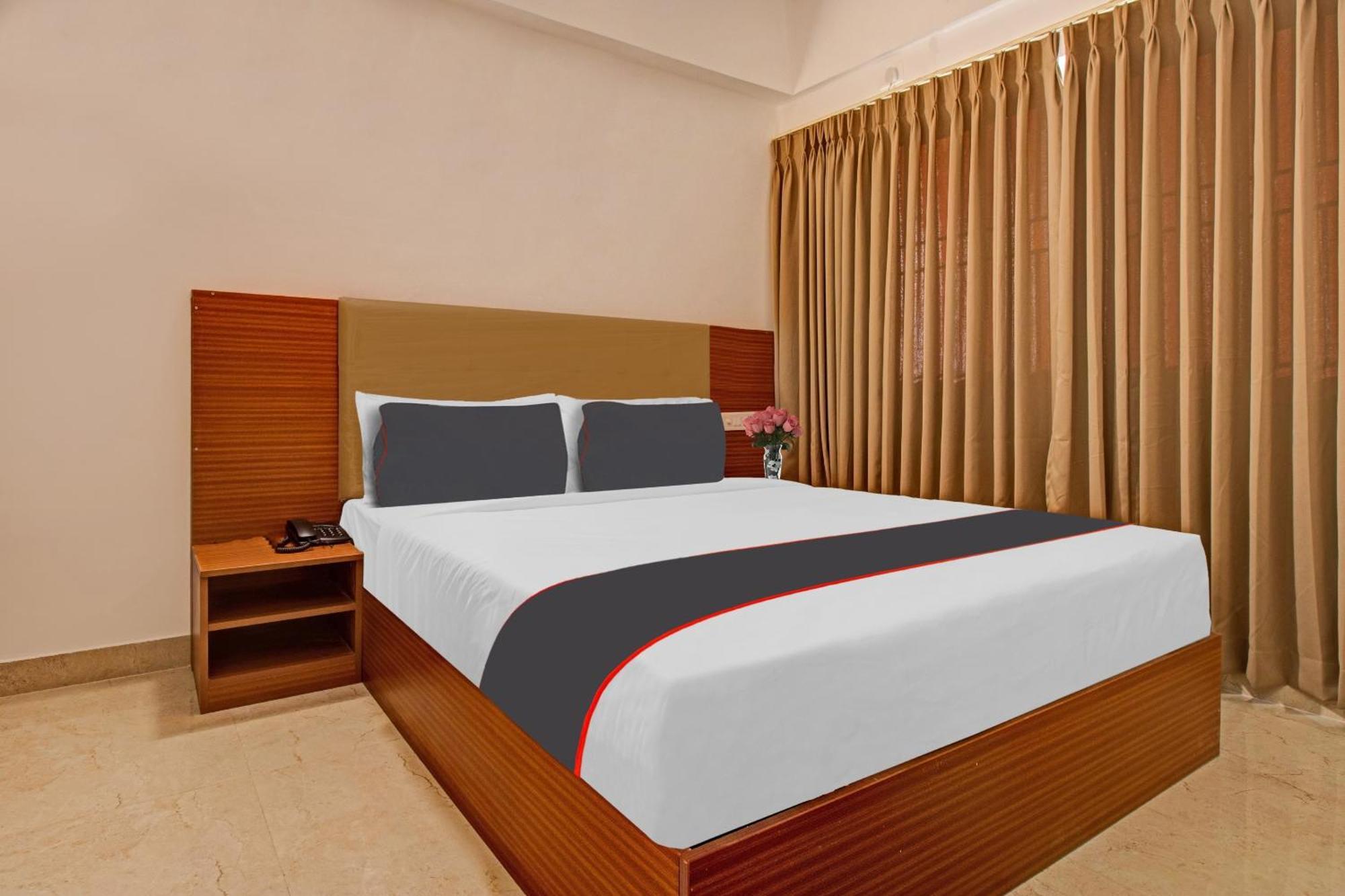 Super Collection O Petals Otium Business Hotel 班加罗尔 外观 照片
